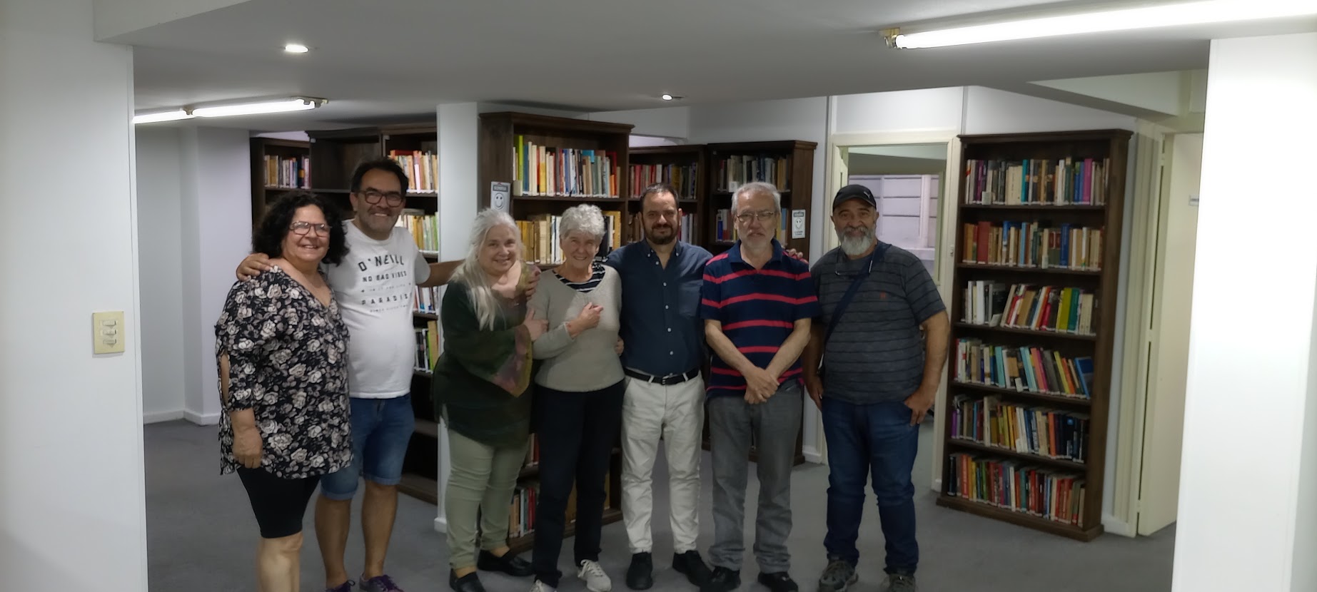 Fotografía grupal de la visita al CEHTI en 2023